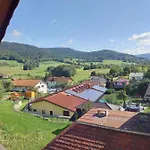 Lallinger Hof Szálloda