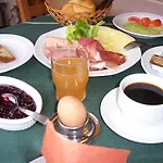 Lallinger Hof 2*