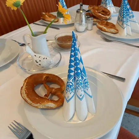 Hotel Lallinger Hof 2*