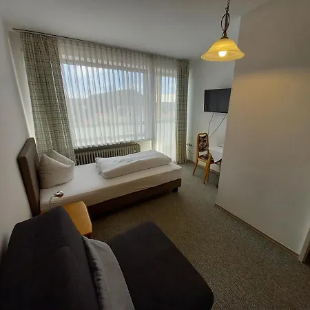 Hotel Lallinger Hof 2*