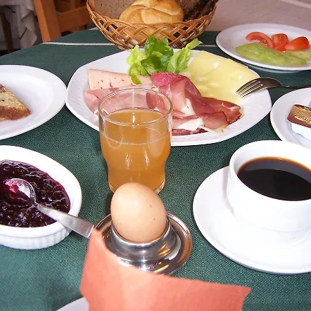 Lallinger Hof 2*